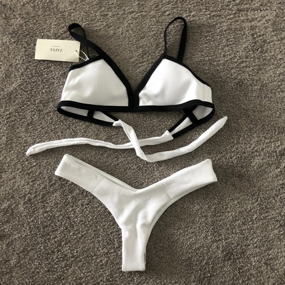 NEW Zaful Black and White Thong Bikini